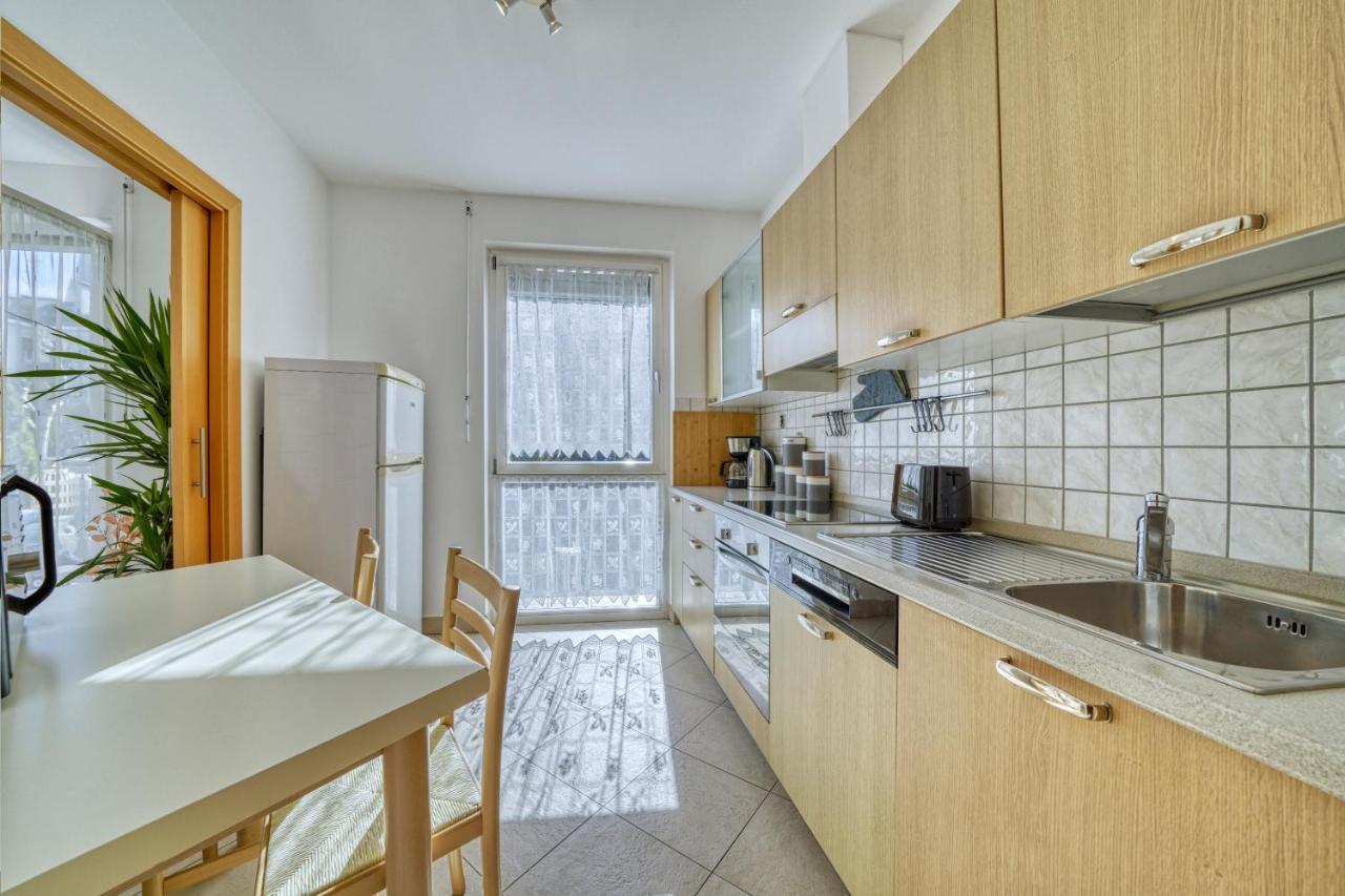 City Cafe - Central Apartment Brunico Luaran gambar