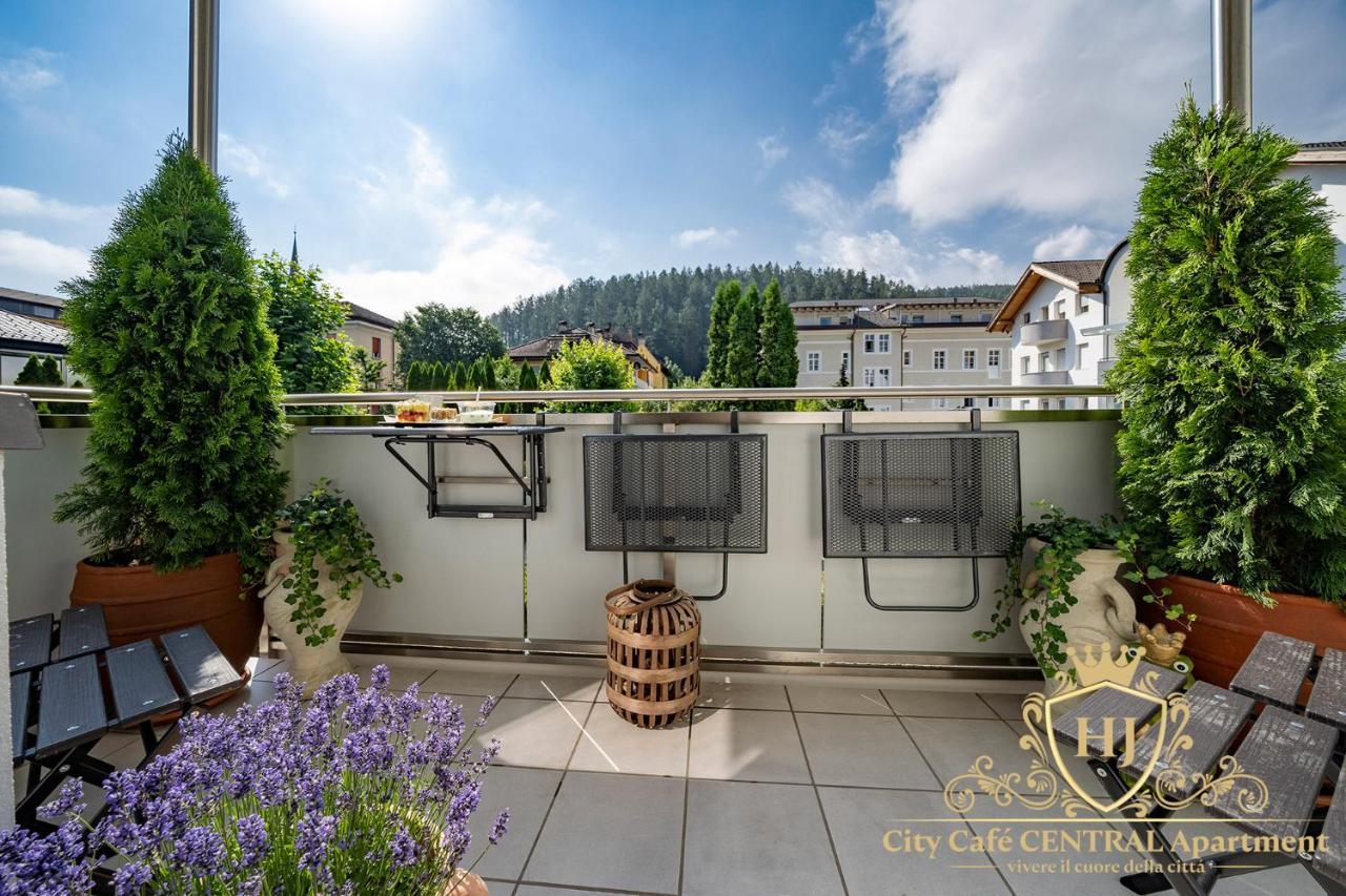 City Cafe - Central Apartment Brunico Luaran gambar